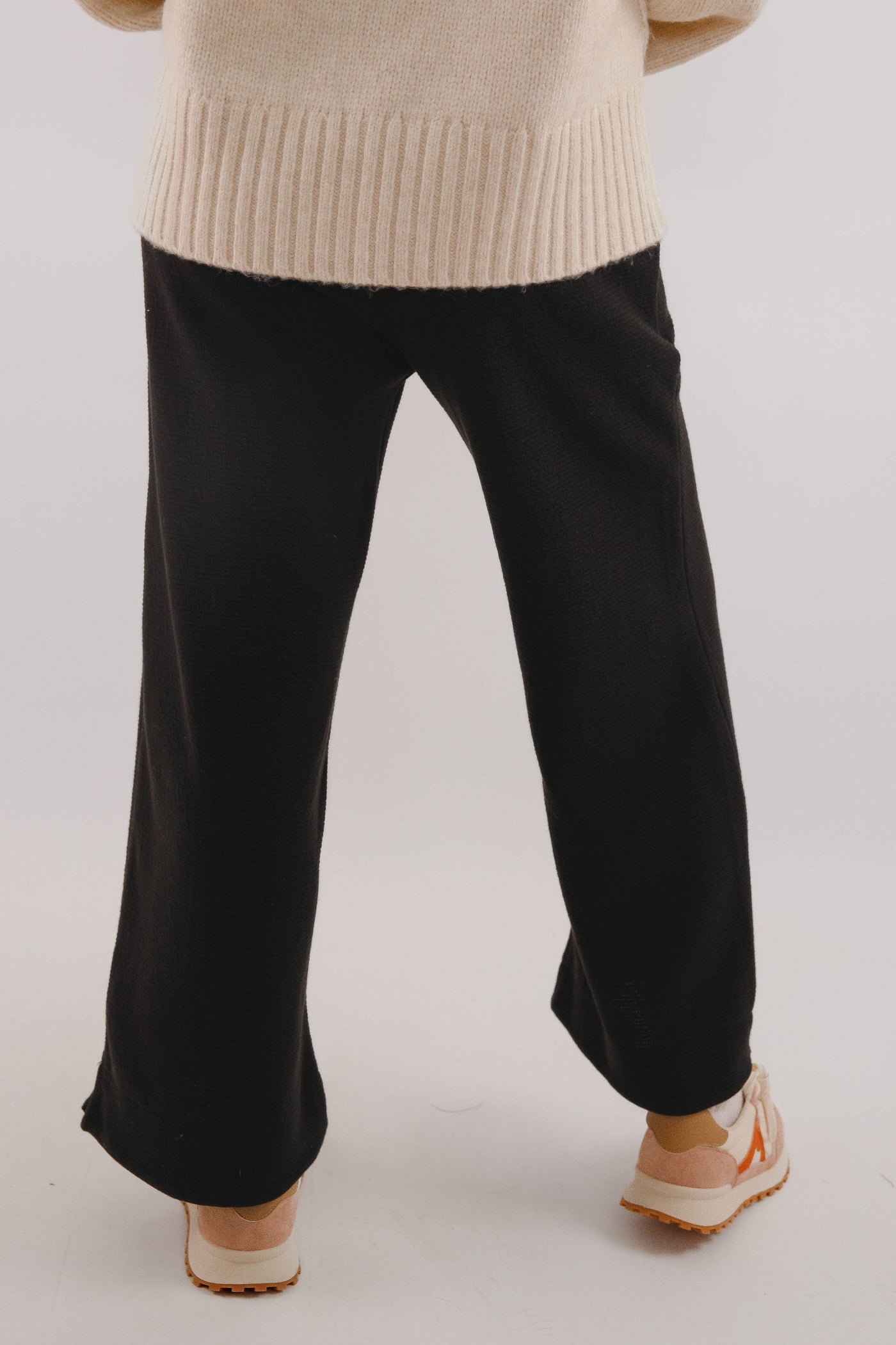 Frequent Flyer Lounge Pants-Black